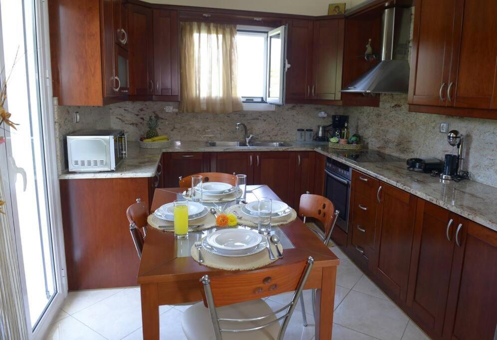 Simos' Sea View House Villa Nikopolis Eksteriør bilde